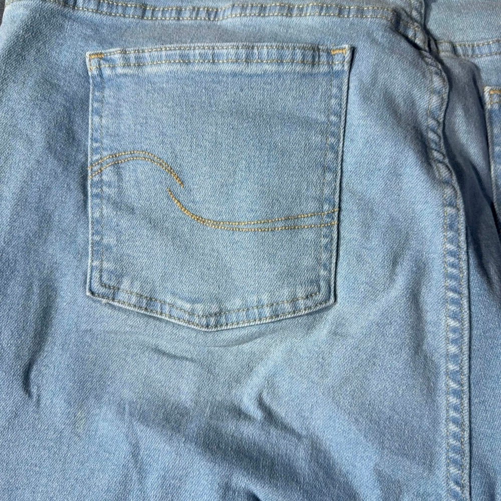 Signature by Levi Strauss Women's 22 W36 High-rise Straight Heritage - Picture 10 of 10